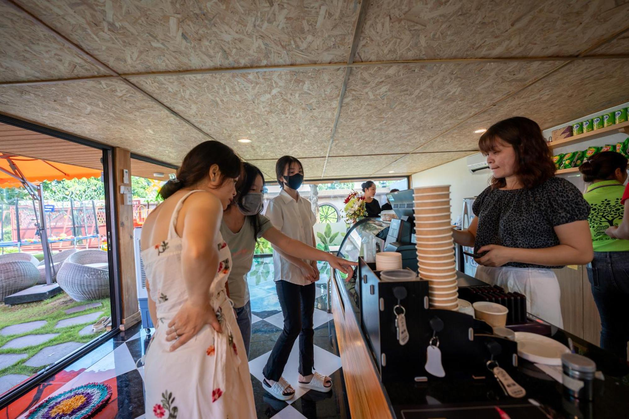 Apple House & Coffee Hotel Ba Ria Luaran gambar